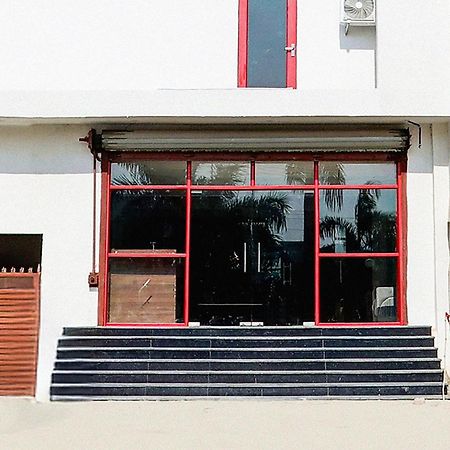 Отель Super Townhouse Balua Road Pahadiya Варанаси Экстерьер фото