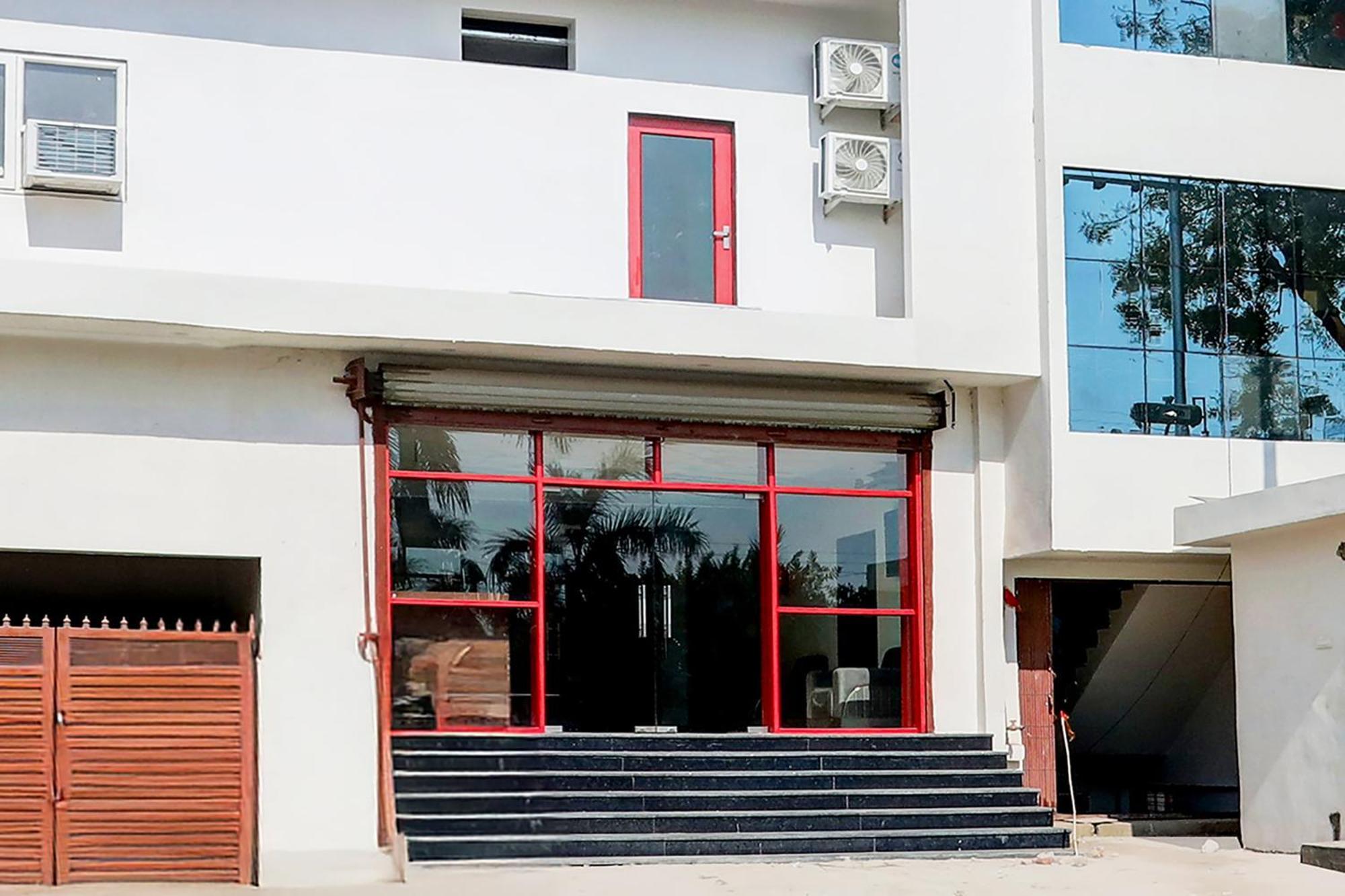 Отель Super Townhouse Balua Road Pahadiya Варанаси Экстерьер фото