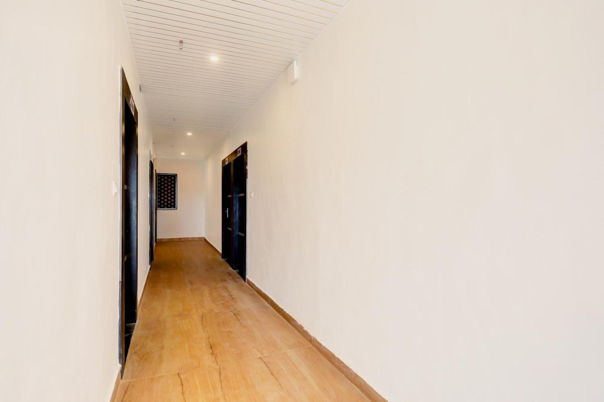 Отель Super Townhouse Balua Road Pahadiya Варанаси Экстерьер фото