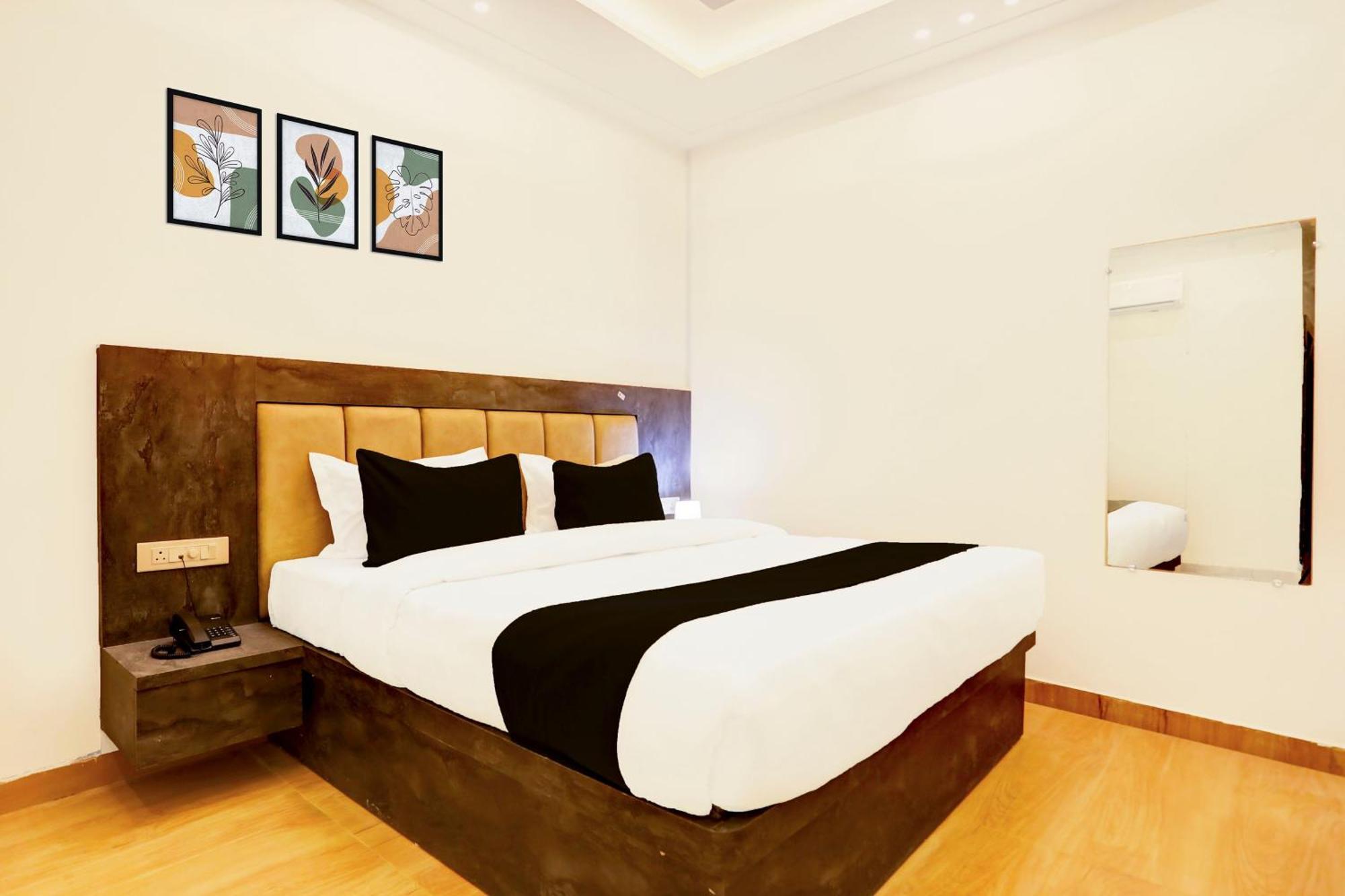 Отель Super Townhouse Balua Road Pahadiya Варанаси Экстерьер фото
