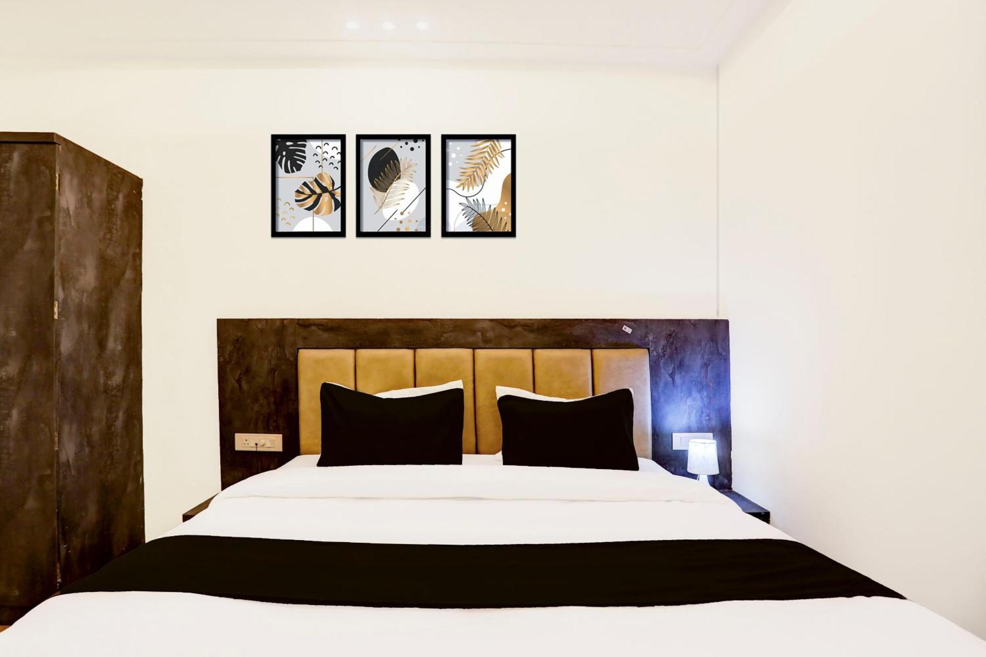 Отель Super Townhouse Balua Road Pahadiya Варанаси Экстерьер фото